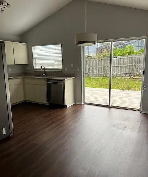 12587 Park Blvd — Photo 8