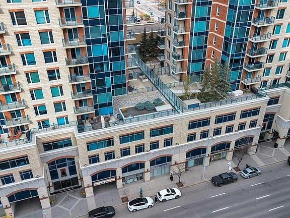 4th image of 910 S 5th Ave SW #1607