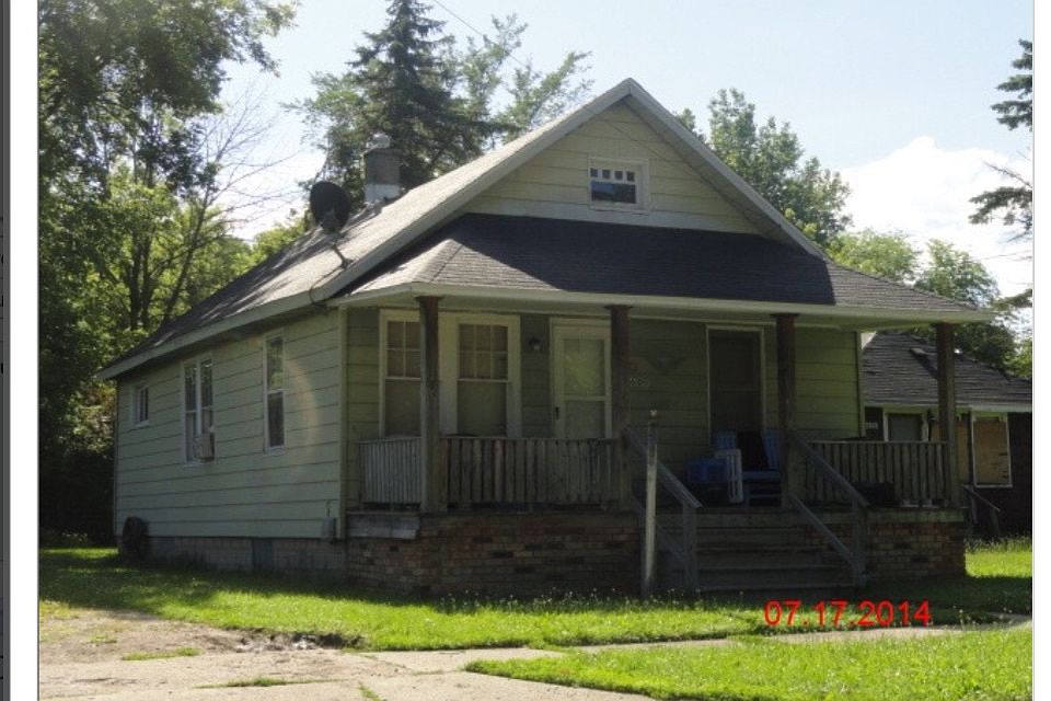1st image of 2604 Collingwood Ave