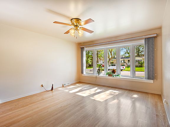 3rd image of 507 W Arquilla Dr