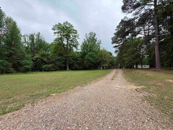 300 Sand Hill Rd, Nashville, AR 71852