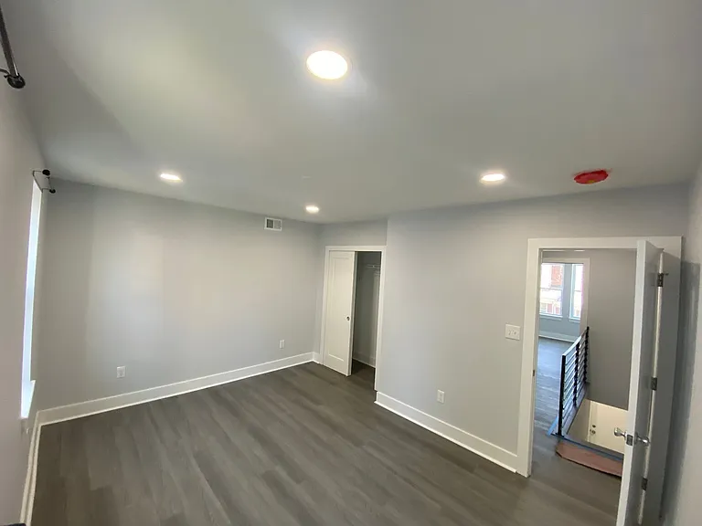 1111 S Peach St — Photo 8