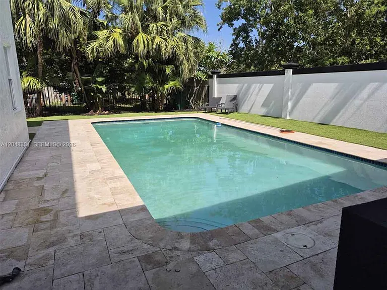5820 SW 58th Ct — Photo 17