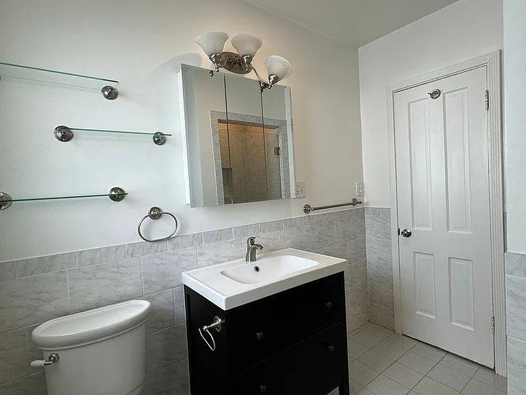 354 S Reeves Dr #B — Photo 13