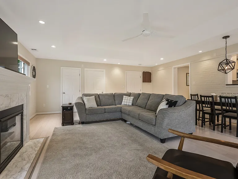 7011 Kenfig Pl — Photo 10
