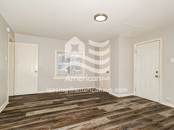 716186_004_living_room_4.jpg