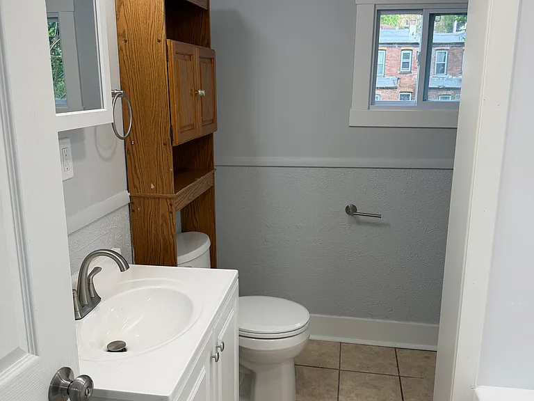 1115 Fairdale St — Photo 10