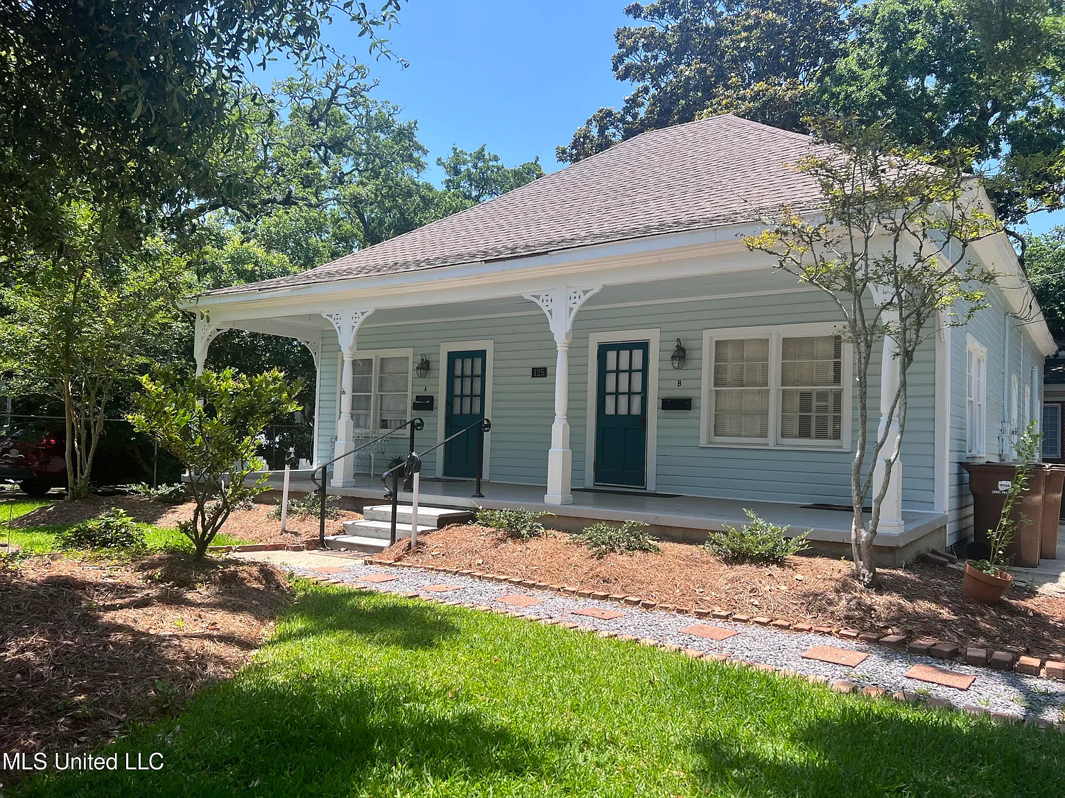 2 bed, 1.0 bath, 800 sqft, $1,450 — Photo 1