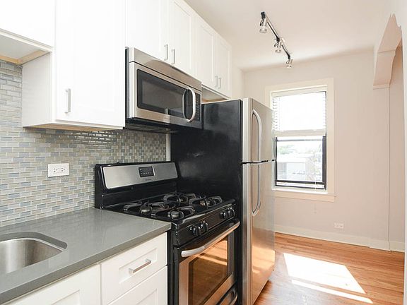 3rd image of 2420 N Kedzie Blvd APT 315