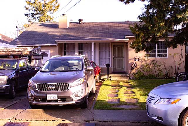 1st image of 828 11th Ave
