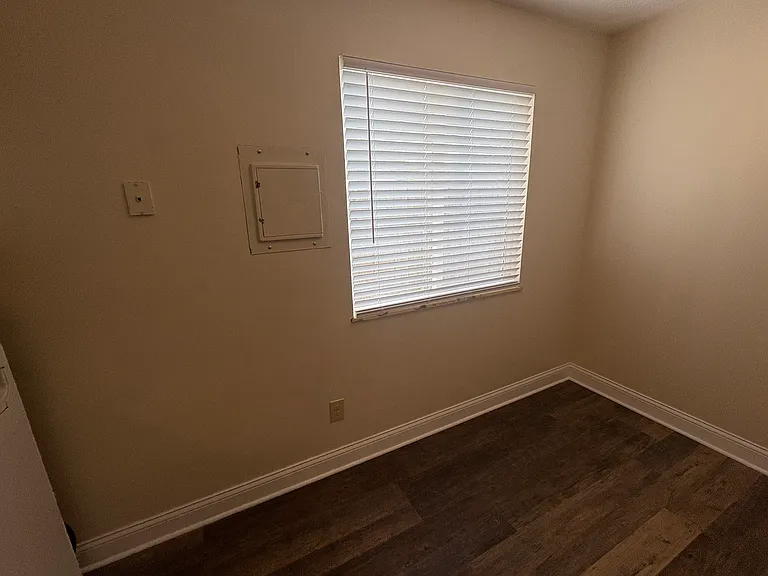 2415 Glenmawr Ave — Photo 14