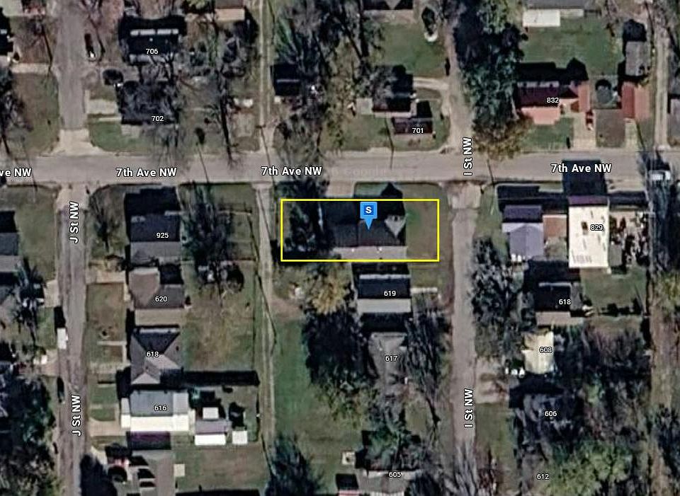 1st image of 901 7th Ave NW