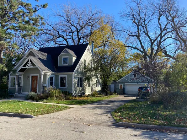 175 W Burlington St, Riverside, IL 60546