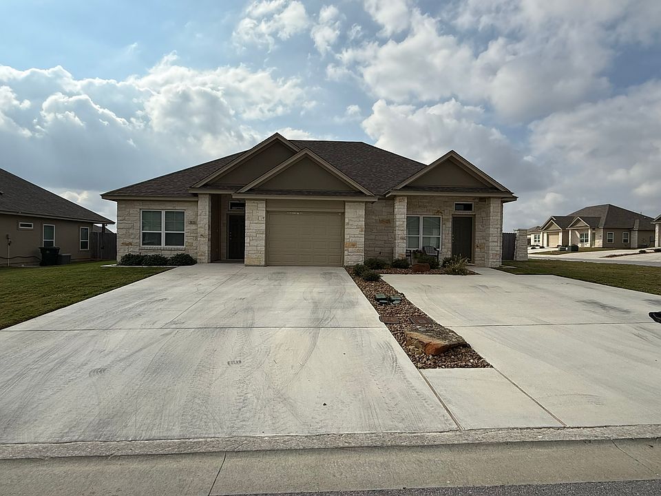 1st image of 3420 Fenway Cir