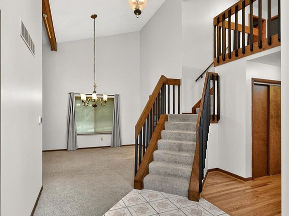 5th image of 3076 Woodside Dr