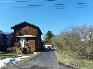 102 Spring St, Fox River Grove, IL 60021