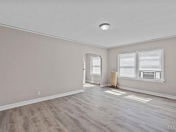 3rd image of 807 Clara Ave