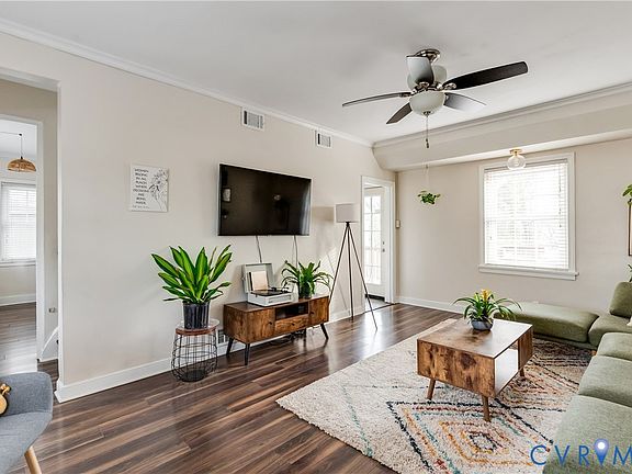 5th image of 719 W 49th St