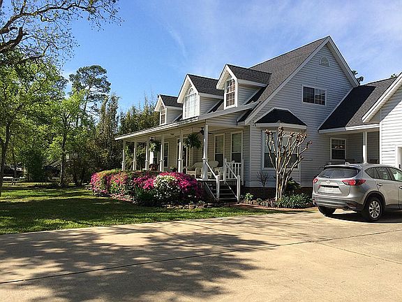3rd image of 3310 E Country Club Dr