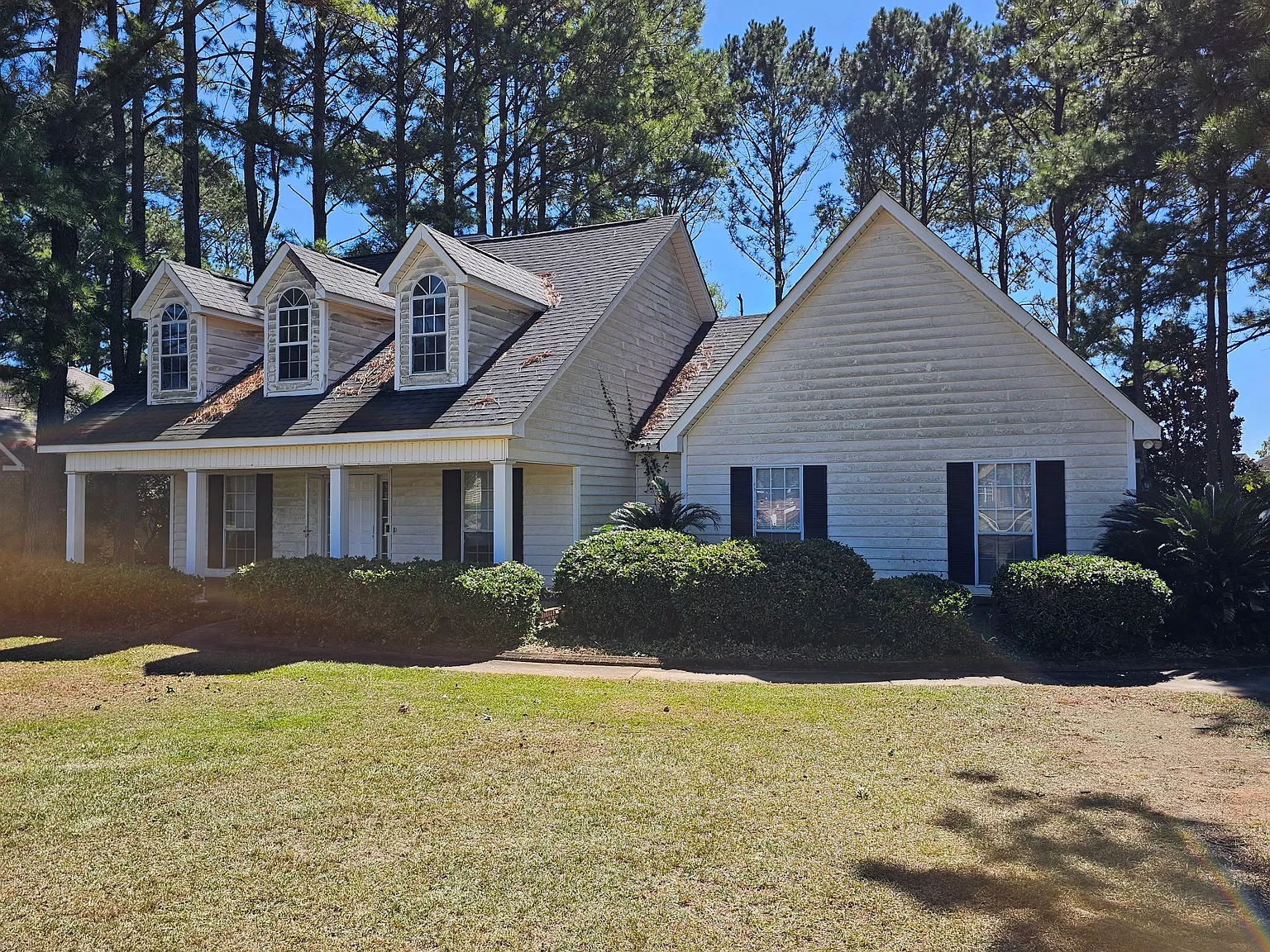 3 bed, 1900 sqft, $1,900 — Photo 1