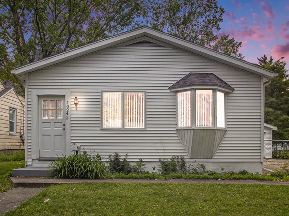 1024 S Lombardy Dr, South Bend, IN 46619