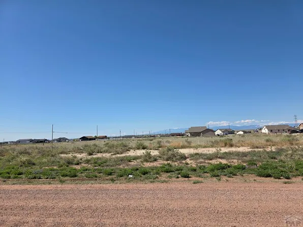 1108 E Blackstone Dr, Pueblo West, CO 81007