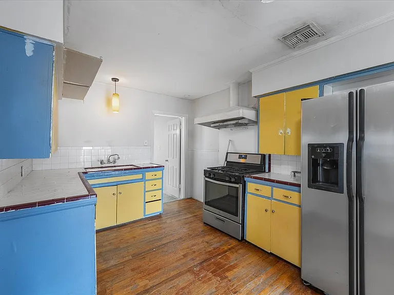 1409 Clifford Ave — Photo 10