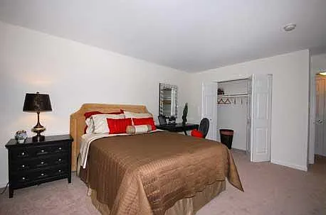 5 Country Club Drive — Photo 10
