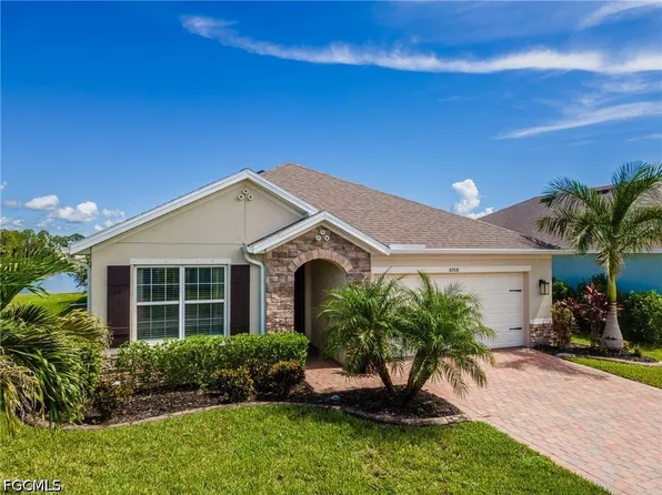 8908 Cascade Price Cir, North Fort Myers, FL 33917
