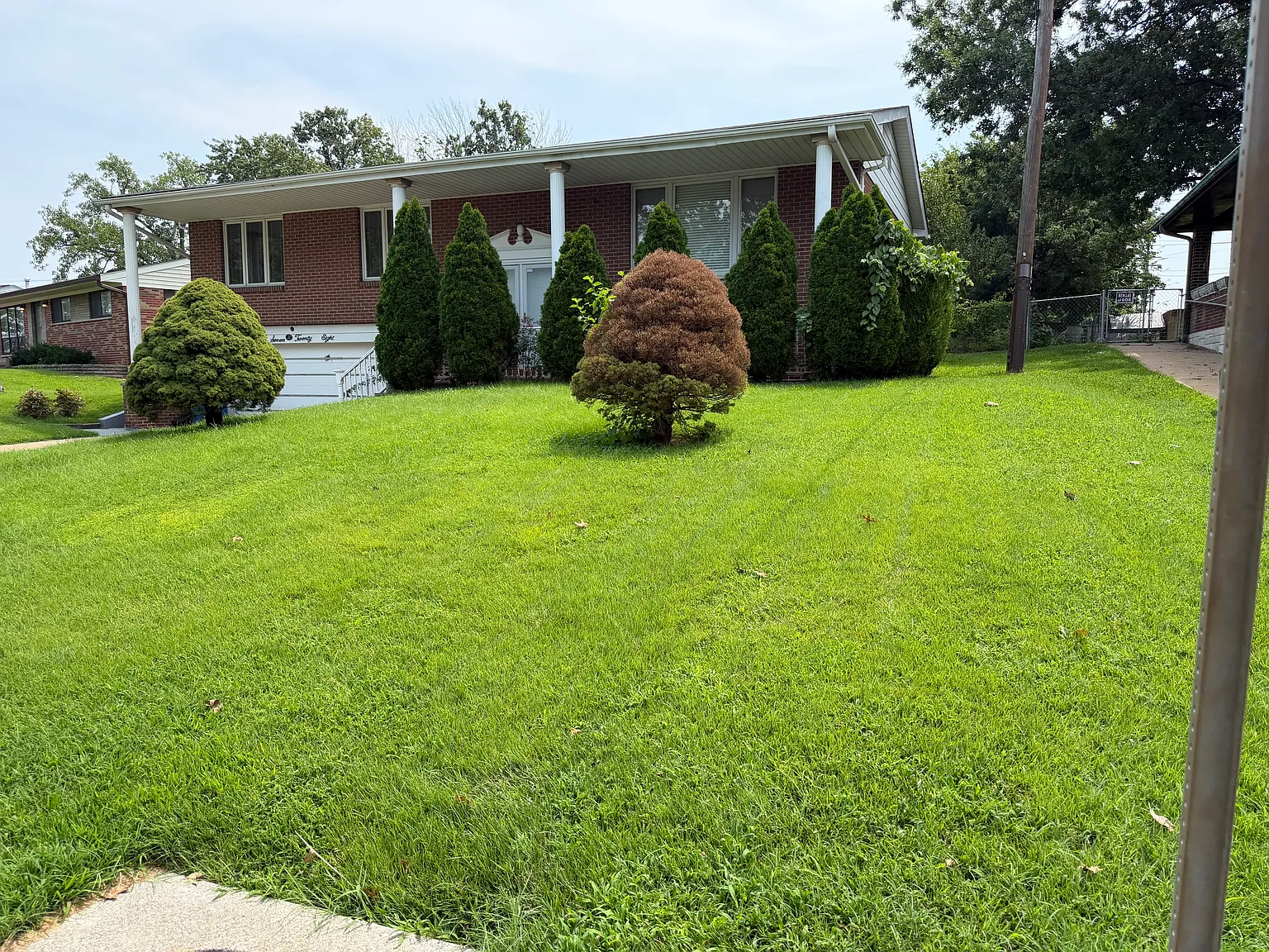 3 bed, 2200 sqft, $2,200 — Photo 3