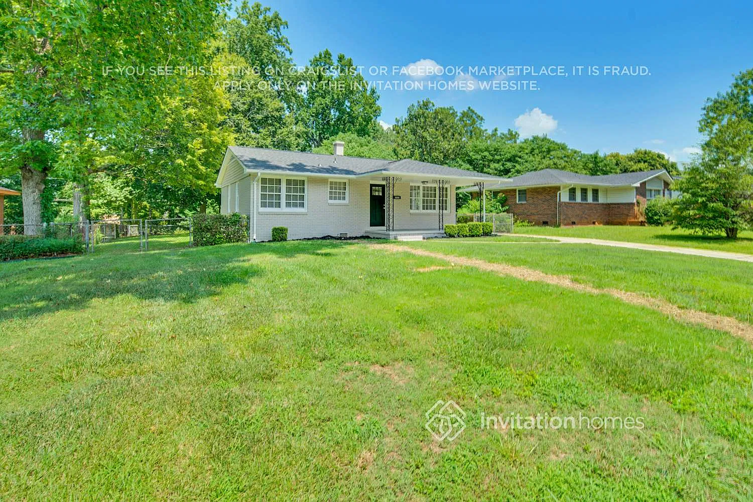 2828 Burbank Dr Charlotte, NC 28216 — Photo 3