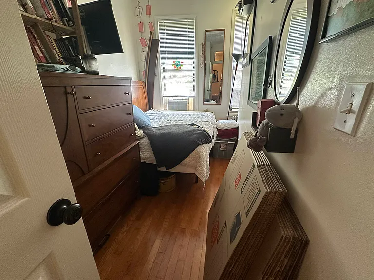 1134 Willoughby Ave #2L — Photo 6