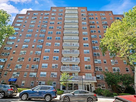 3rd image of 3125 Tibbett Ave APT 12C