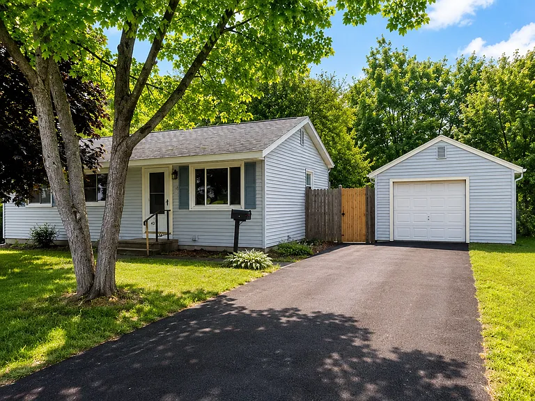 435 Gifford Rd #1 — Photo 10