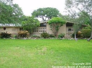 327 Donella Dr, Hollywood Park, TX 78232