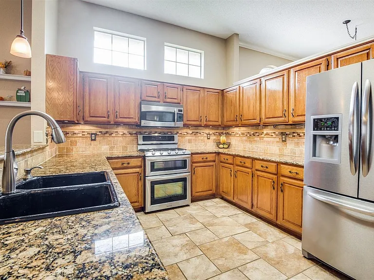1109 Ashby Dr — Photo 10