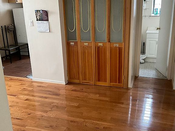 5th image of 1417 31st Ave APT 4D