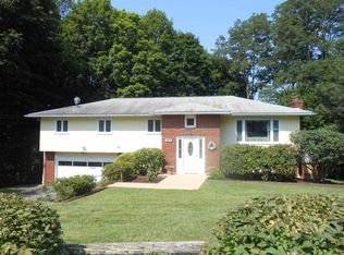 106 Bart Dr, Poughkeepsie, NY 12603