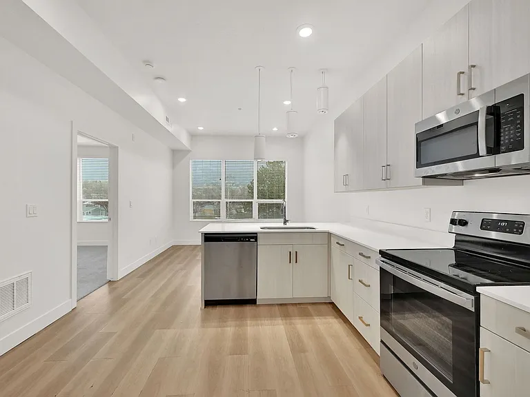 Wasatch View Apartments — Photo 15