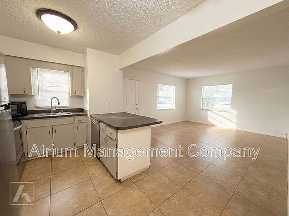 5th image of 2726 E Grant Ave