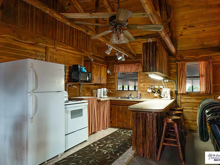32781 FM 2925 — Photo 3