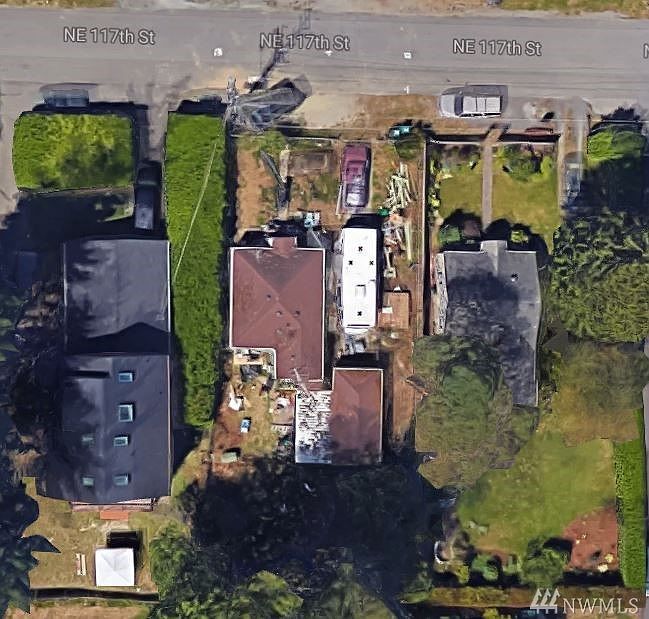 2nd image of 321 NE 117th St
