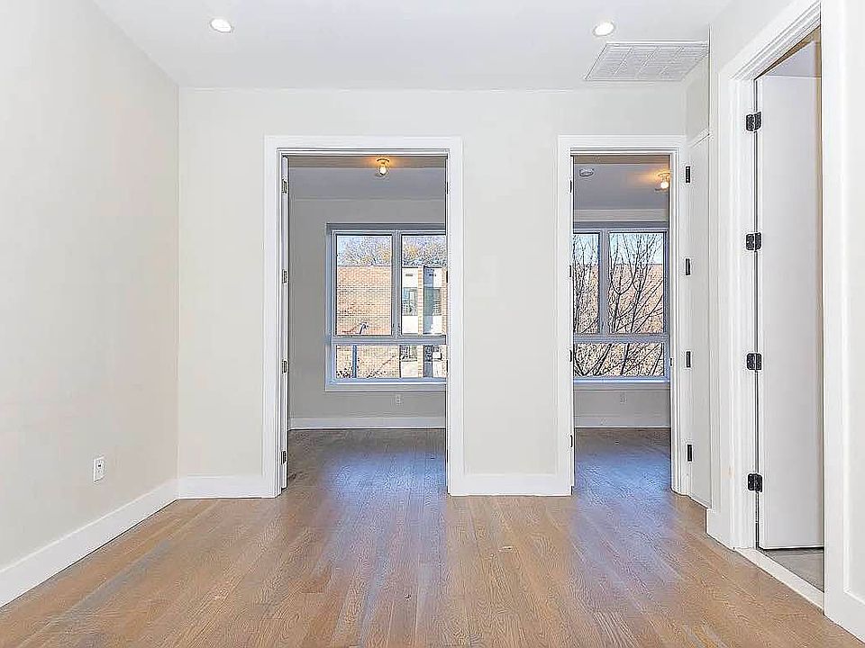 1st image of 492 Gates Ave APT 4D