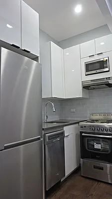 Rented by Metropolitan Equities | media 4