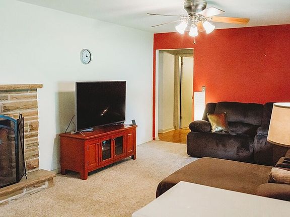 2nd image of 4816 Crescent Dr