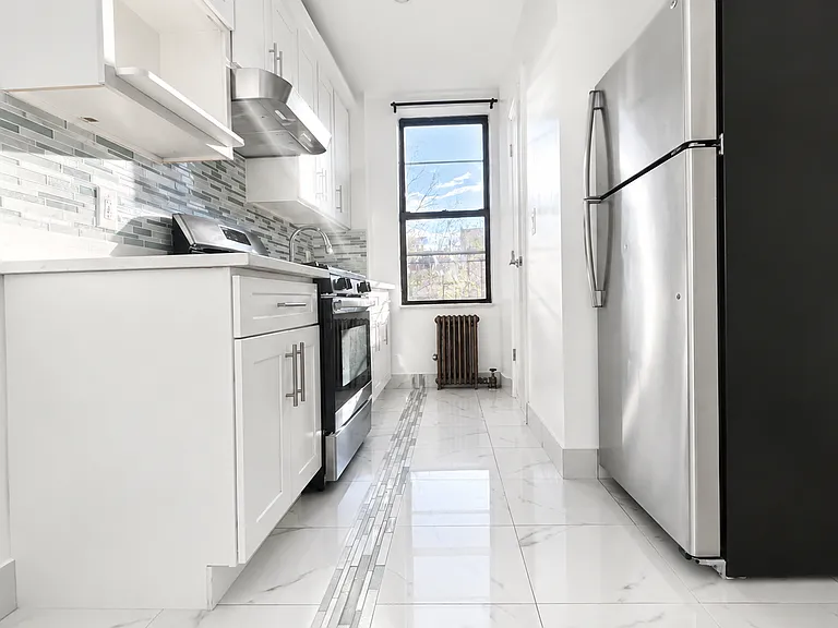 149 Leonard St #6 — Photo 1