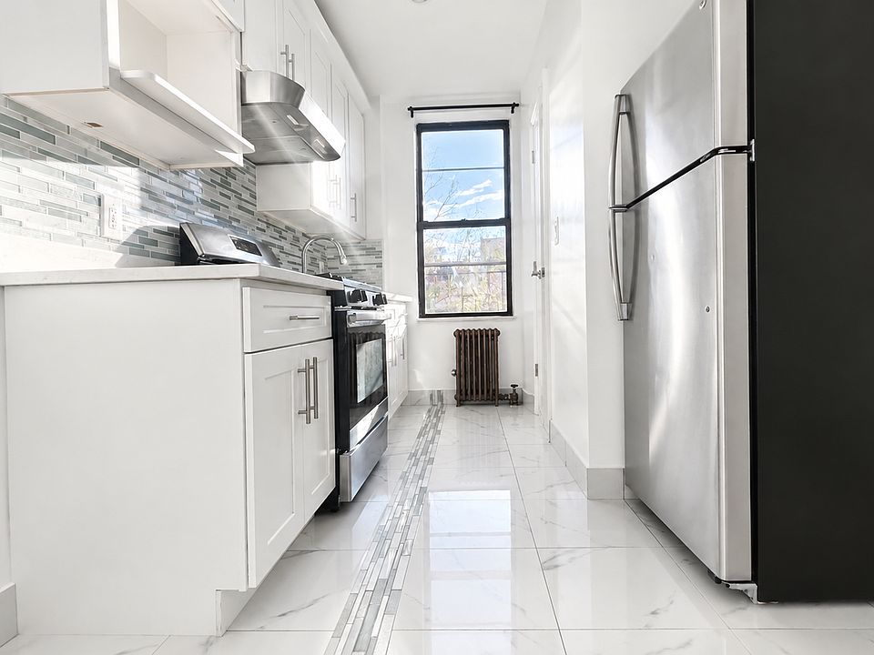 1st image of 149 Leonard St APT 6