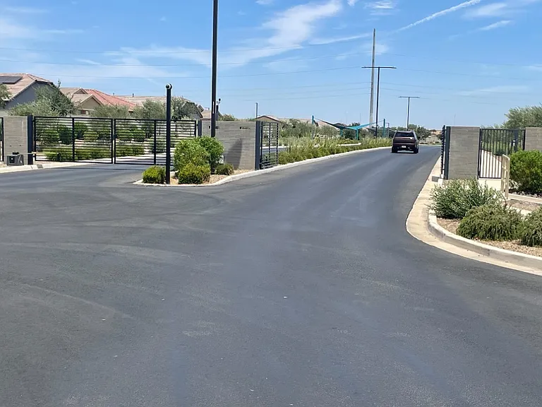 16820 W Echo Ln — Photo 2