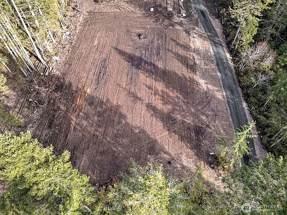 3rd image of 621 E Strong Road