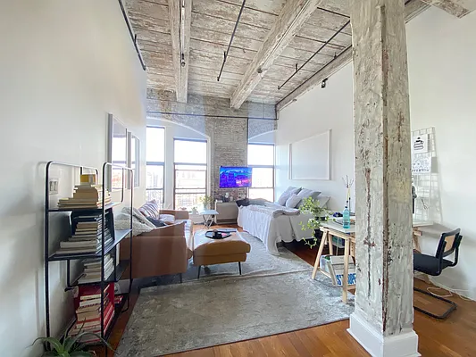 Rented by Dream Space Realty | media 8